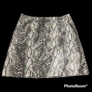 Crocodile New Look mini skirt